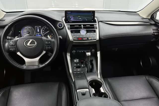 Lexus NX (2018) thumbnail 5