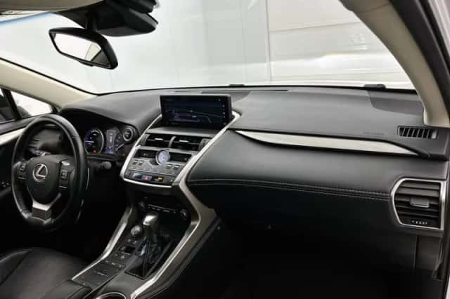 Lexus NX (2018) thumbnail 7