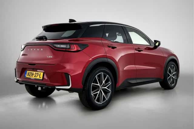 Lexus LBX (2025) thumbnail 2