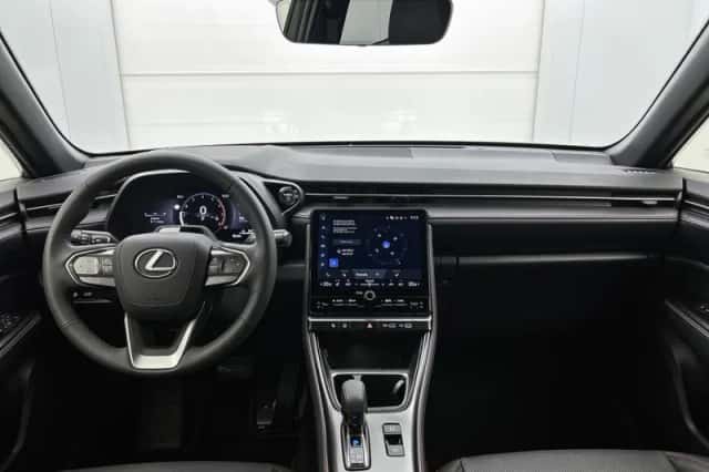 Lexus LBX (2025) thumbnail 4
