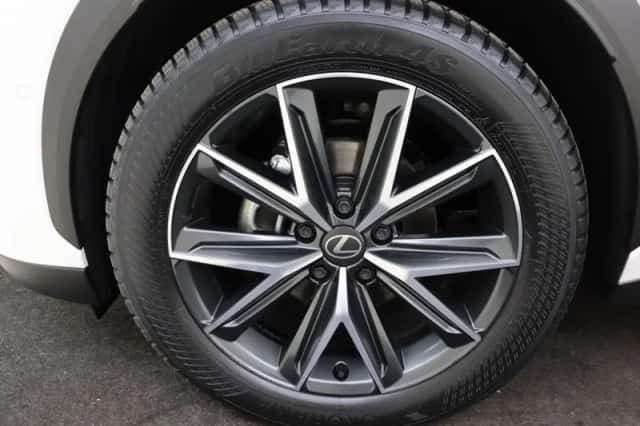 Lexus LBX (2026) thumbnail 5