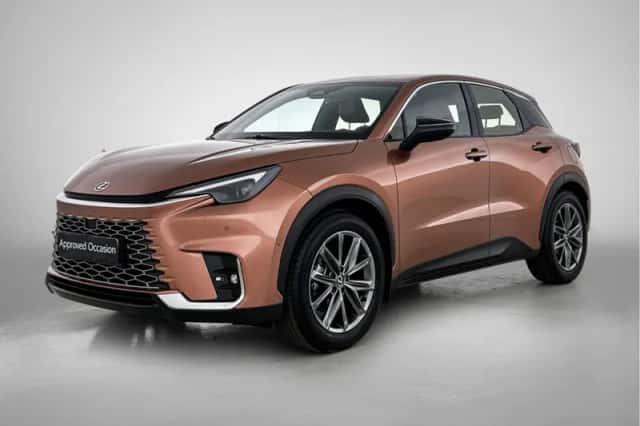 Lexus LBX (2025) thumbnail 1