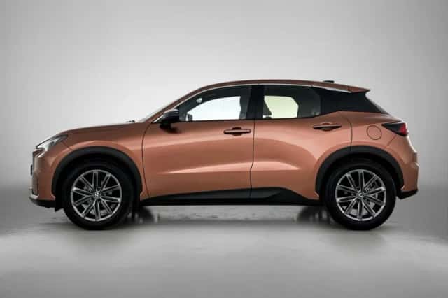 Lexus LBX (2025) thumbnail 3