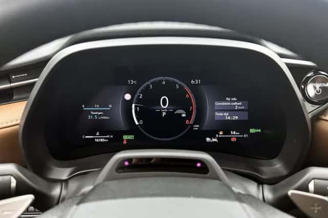 Lexus LBX (2025) thumbnail 5
