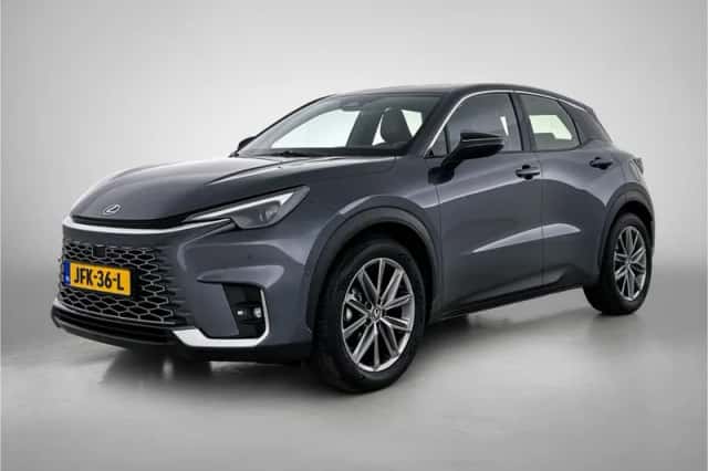 Lexus LBX (2025) thumbnail 1