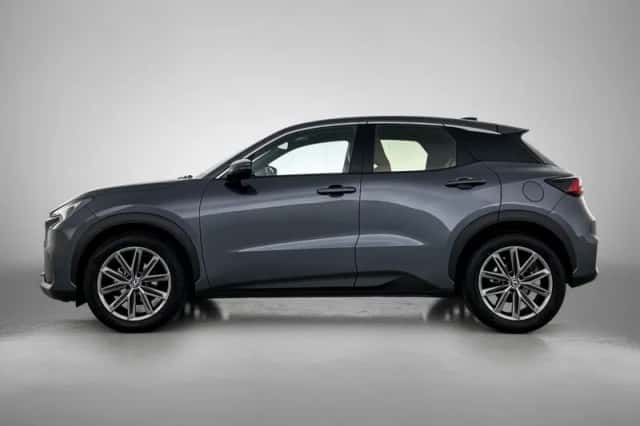 Lexus LBX (2025) thumbnail 3