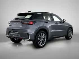 Lexus LBX (2024) thumbnail 2