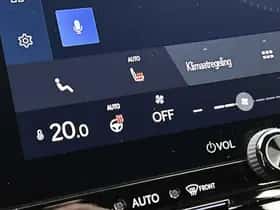 Lexus LBX (2024) thumbnail 18