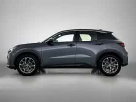 Lexus LBX (2024) thumbnail 3