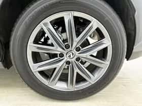 Lexus LBX (2024) thumbnail 23