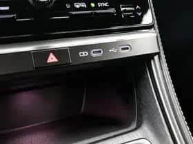 Lexus LBX (2024) thumbnail 24