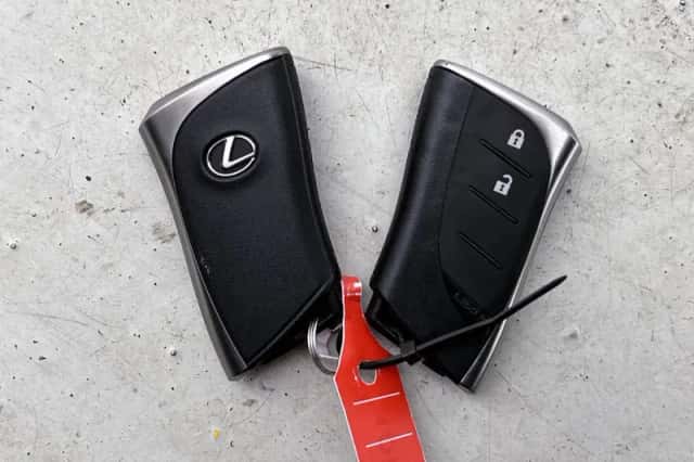 Lexus LBX (2024) thumbnail 32