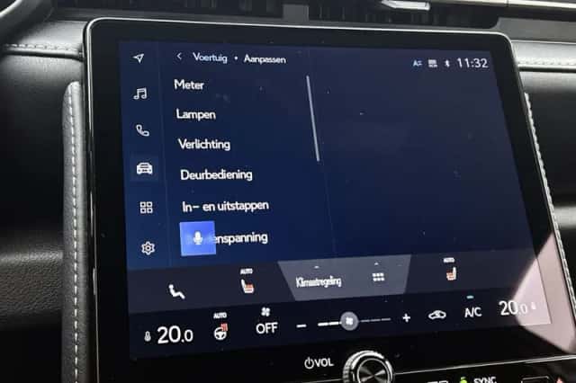Lexus LBX (2024) thumbnail 35