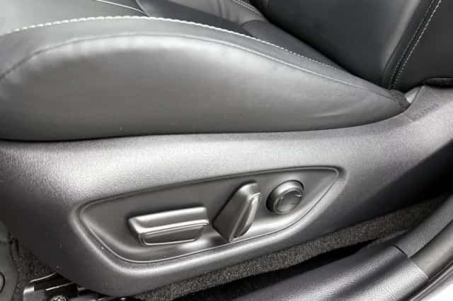 Lexus LBX (2024) thumbnail 36