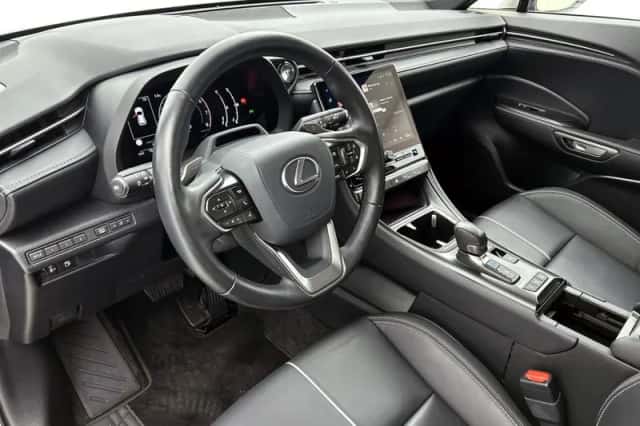Lexus LBX (2024) thumbnail 37