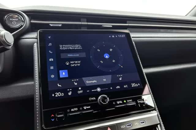 Lexus LBX (2024) thumbnail 7