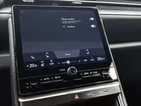 Lexus LBX (2024) thumbnail 9