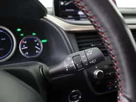 Lexus RX (2019) thumbnail 23