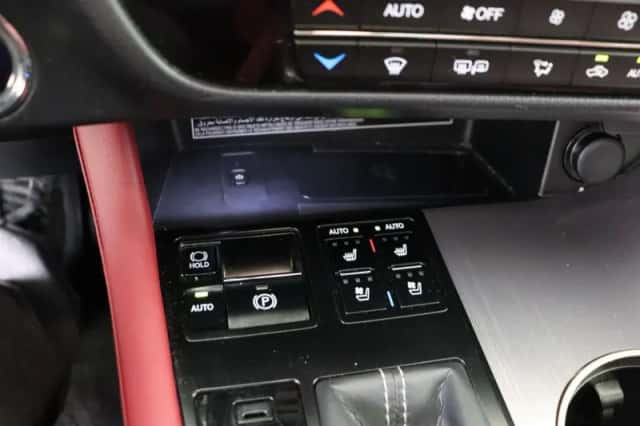 Lexus RX (2019) thumbnail 31
