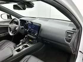 Lexus NX (2022) thumbnail 7