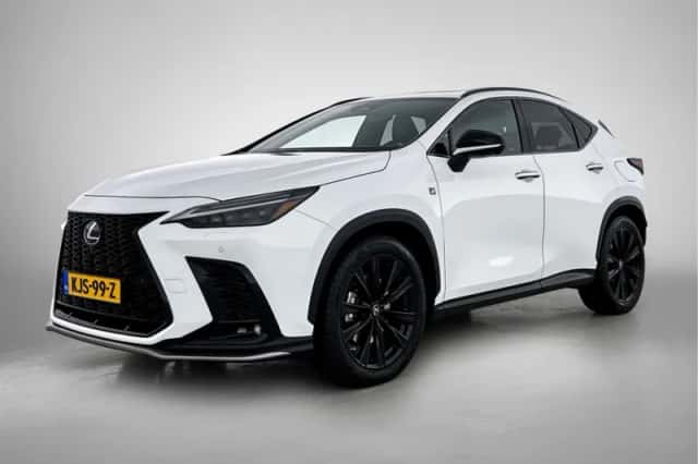 Lexus NX (2022)