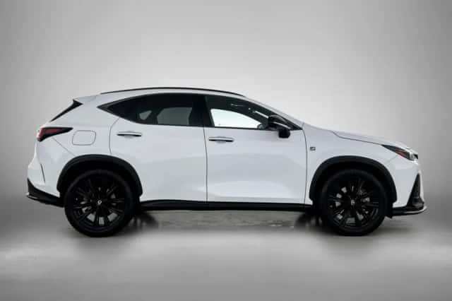 Lexus NX (2022) thumbnail 13