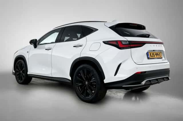 Lexus NX (2022) thumbnail 15