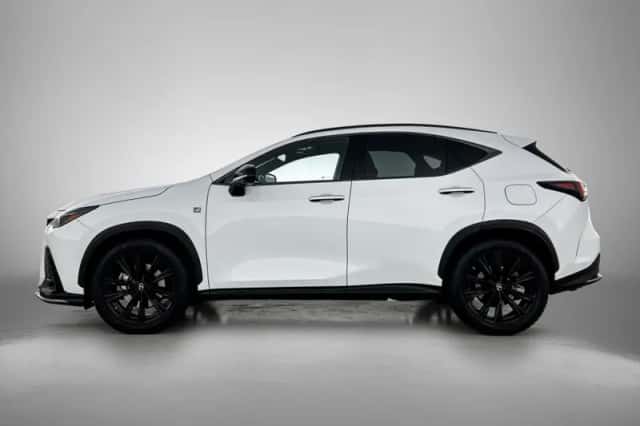 Lexus NX (2022) thumbnail 3