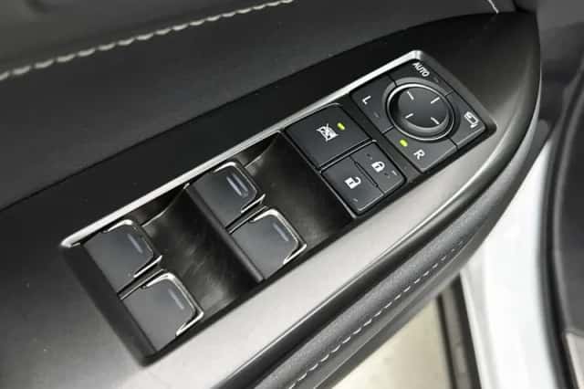 Lexus NX (2022) thumbnail 25