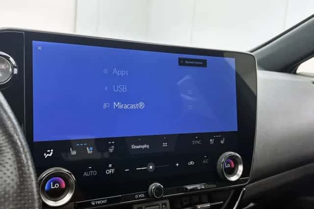 Lexus NX (2022) thumbnail 31