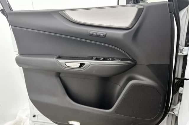 Lexus NX (2022) thumbnail 32