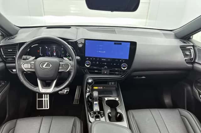 Lexus NX (2022) thumbnail 5