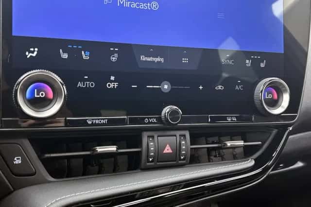 Lexus NX (2022) thumbnail 10