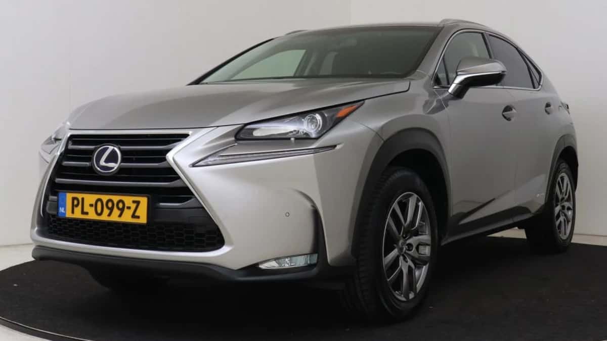 Lexus NX (2017) — foto 1