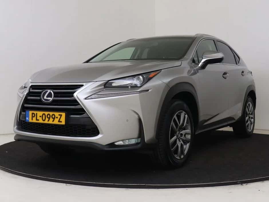 Lexus NX (2017) — foto 1