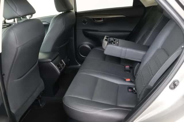 Lexus NX (2017) thumbnail 36