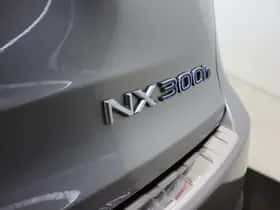 Lexus NX (2017) thumbnail 37
