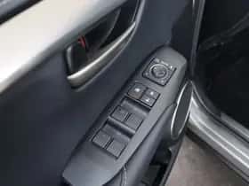 Lexus NX (2017) thumbnail 10