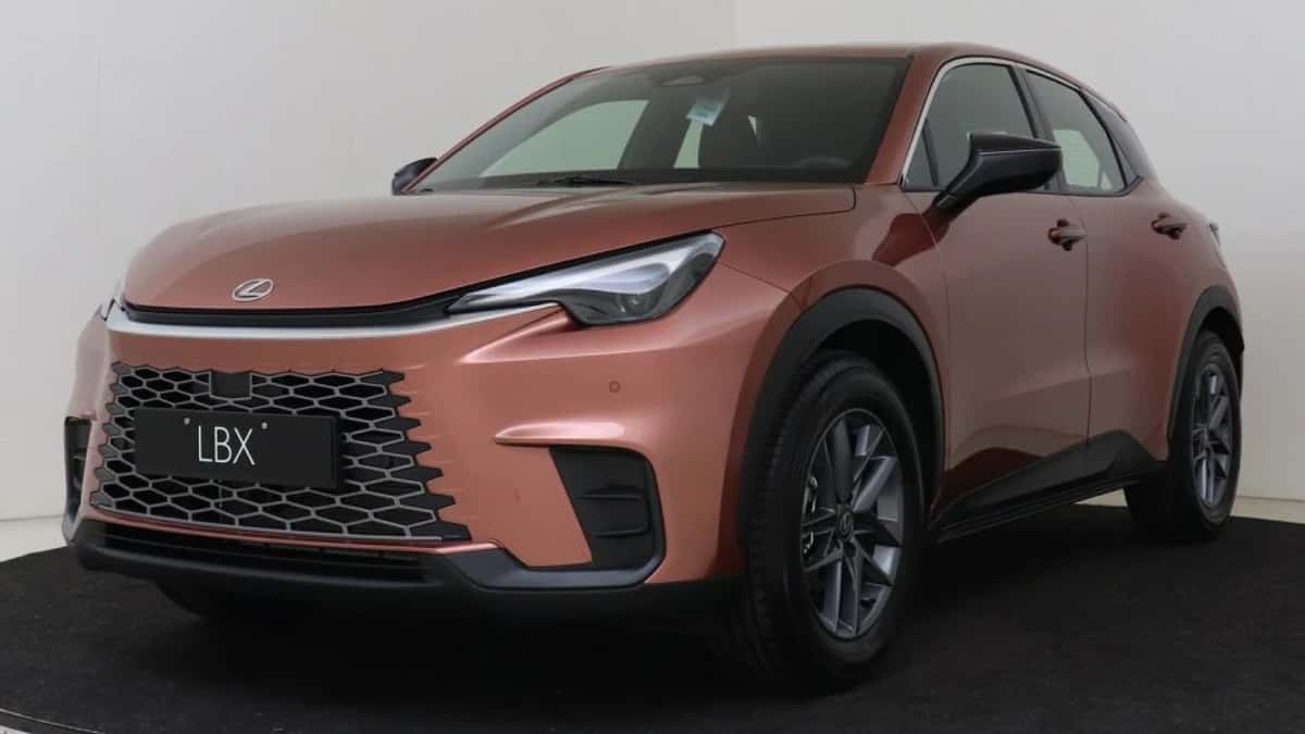 Lexus LBX (2025) — foto 1