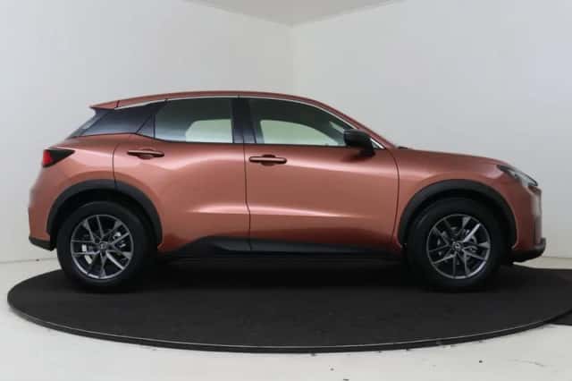 Lexus LBX (2025) thumbnail 14