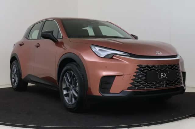 Lexus LBX (2025) thumbnail 15