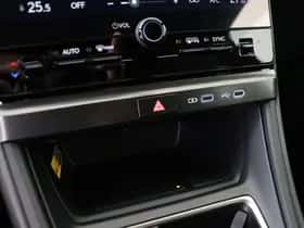 Lexus LBX (2025) thumbnail 23