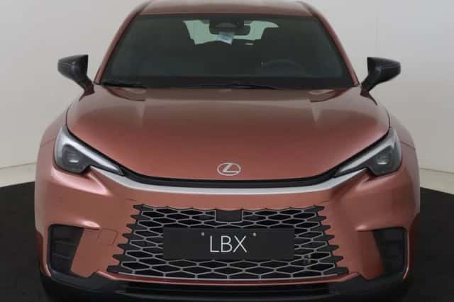 Lexus LBX (2025) thumbnail 24