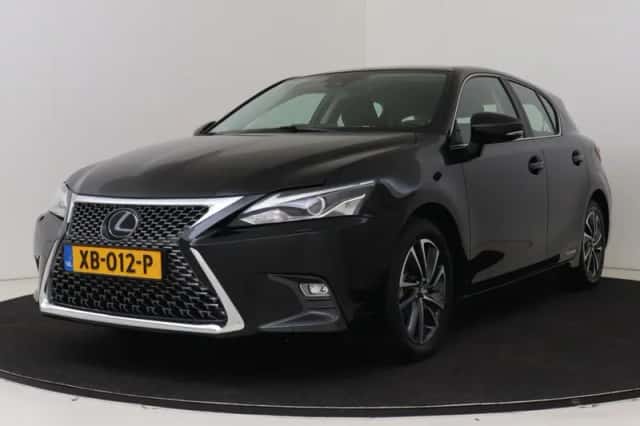 Lexus CT (2018) thumbnail 1
