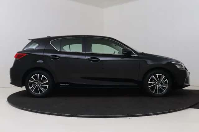 Lexus CT (2018) thumbnail 14