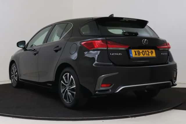 Lexus CT (2018) thumbnail 16