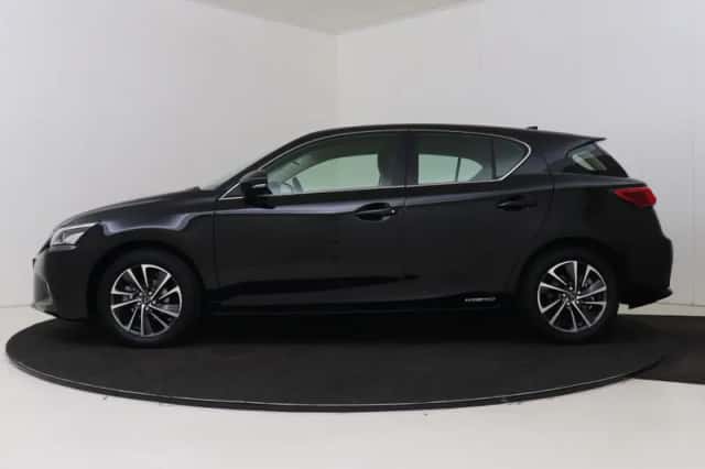 Lexus CT (2018) thumbnail 3