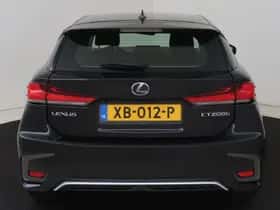 Lexus CT (2018) thumbnail 25