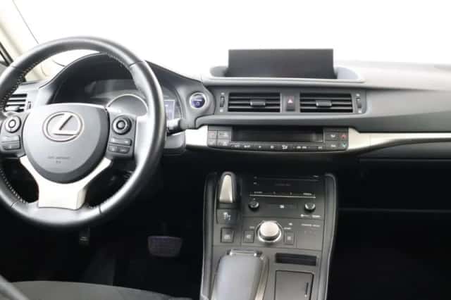Lexus CT (2018) thumbnail 39