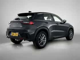 Lexus LBX (2024) thumbnail 2